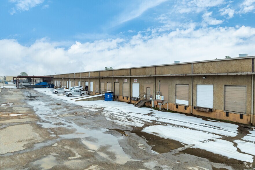 More Photos Of 5700-5788 Distribution Dr, Memphis Distribution For Lease