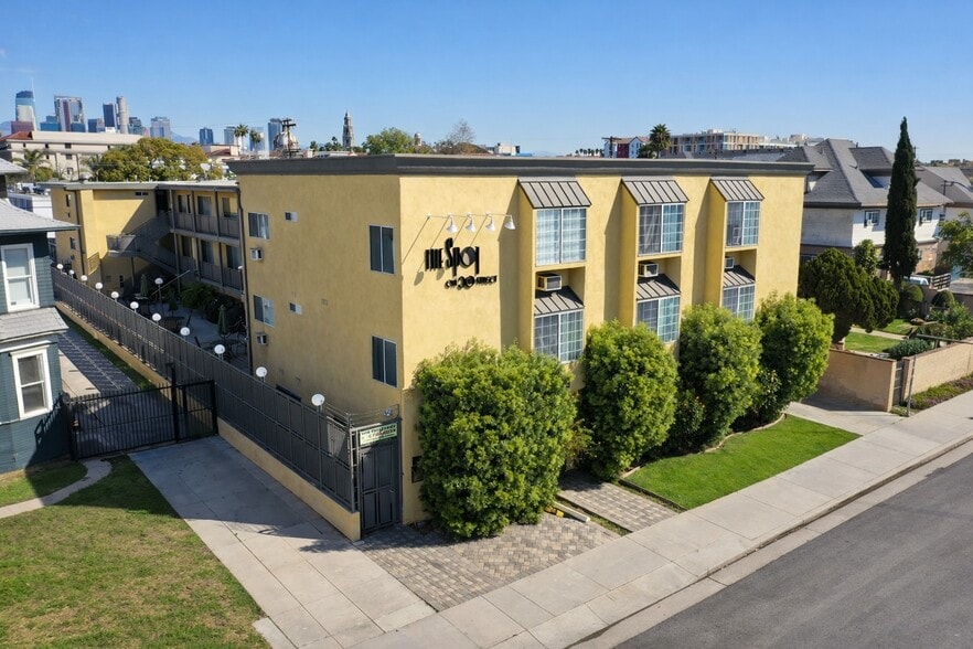 Primary Photo Of 721 W 30th St, Los Angeles Apartments For Sale