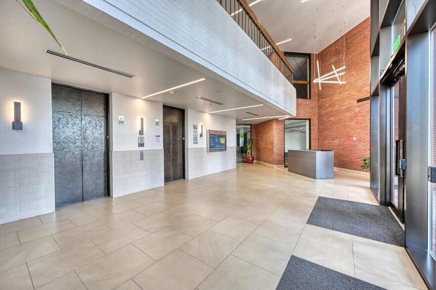 More Photos Of 1400 S Colorado Blvd, Denver Office For Lease