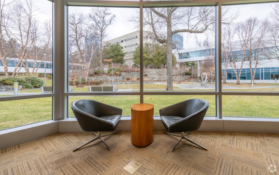 More Photos Of 930 Winter St, Waltham Office For Lease