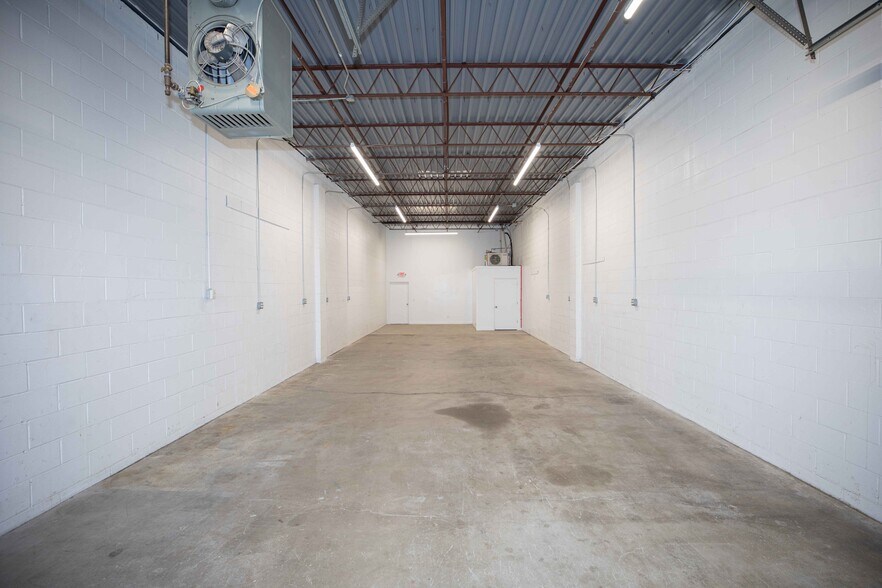 More Photos Of 24 Cain Dr, Brentwood Warehouse For Lease
