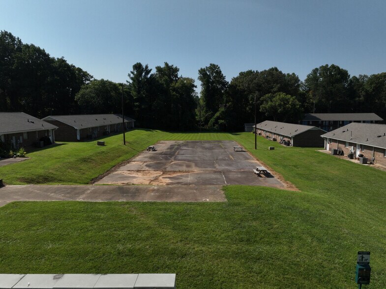 More Photos Of 100 S Kirkland Ave, Elkin Apartments For Sale