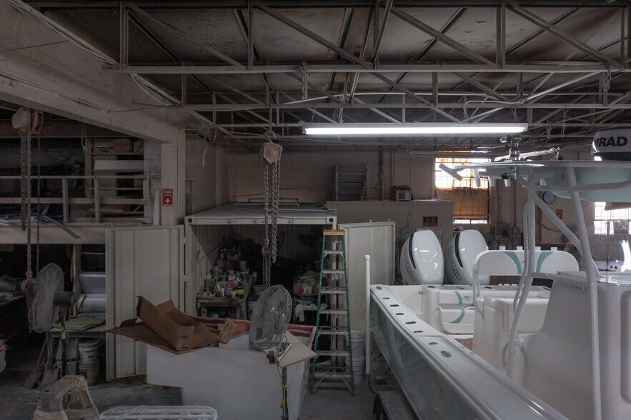 More Photos Of 1040 E 26th St, Hialeah Warehouse For Sale