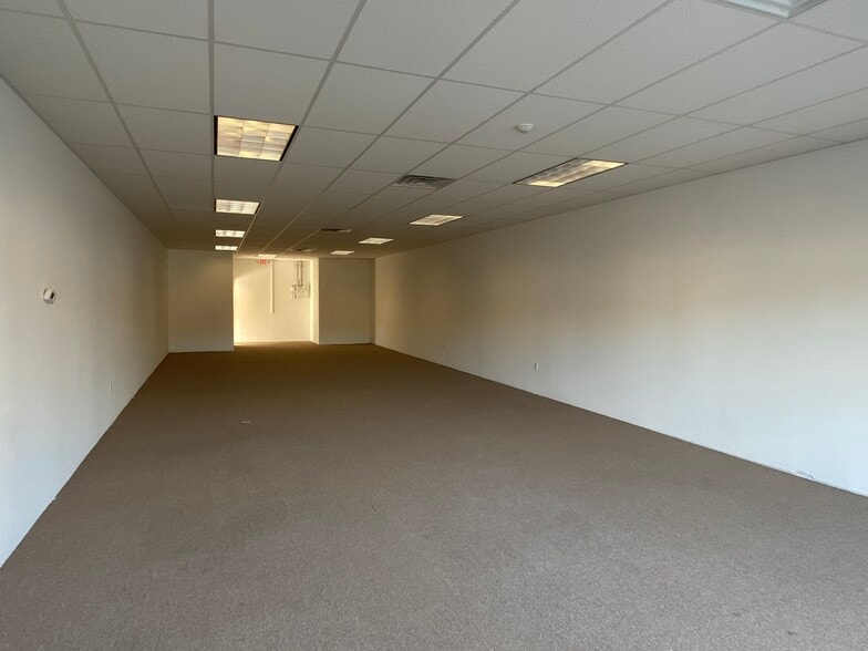 More Photos Of 945 White Plains Rd, Trumbull Storefront Retail Office For Lease