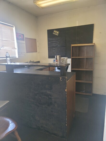 More Photos Of 167 Cole Ln, Winchester Industrial For Lease