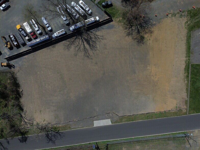 More Photos Of 8 Quarry Ln, North Brunswick Land For Lease