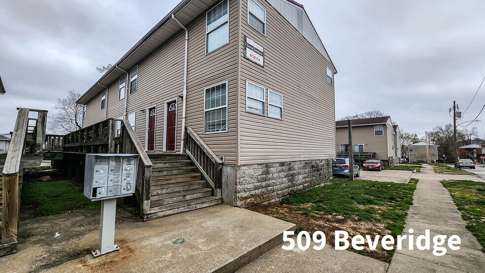 More Photos Of 600 S Washington St, Carbondale Apartments For Sale