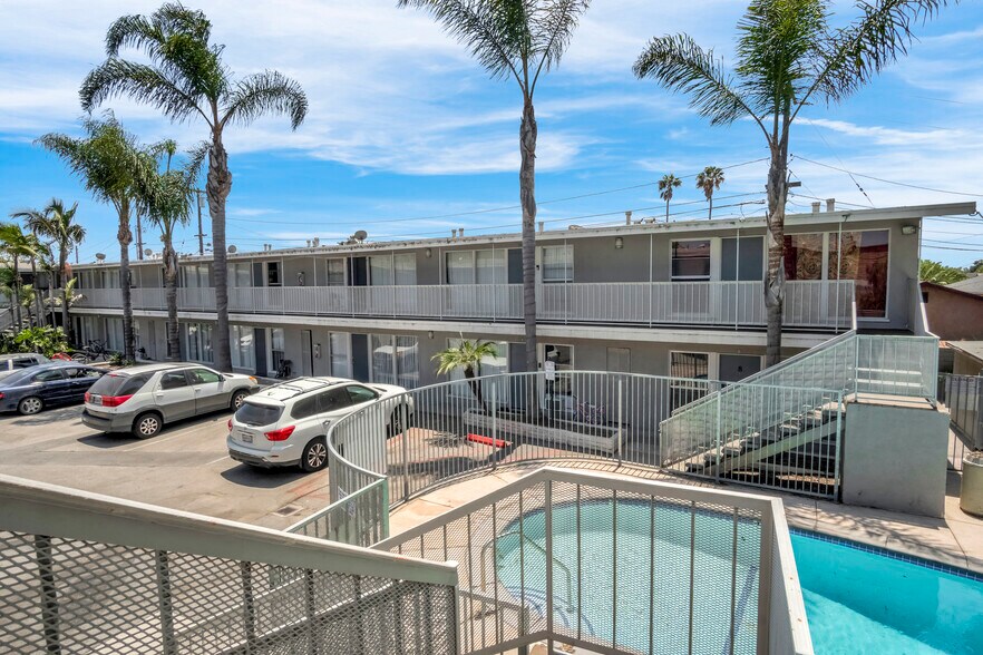 More Photos Of 443 Occidental Dr, Oxnard Apartments For Sale
