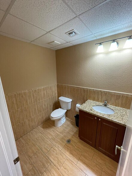 More Photos Of 5951 NW 173rd Dr, Miami Medical For Sale