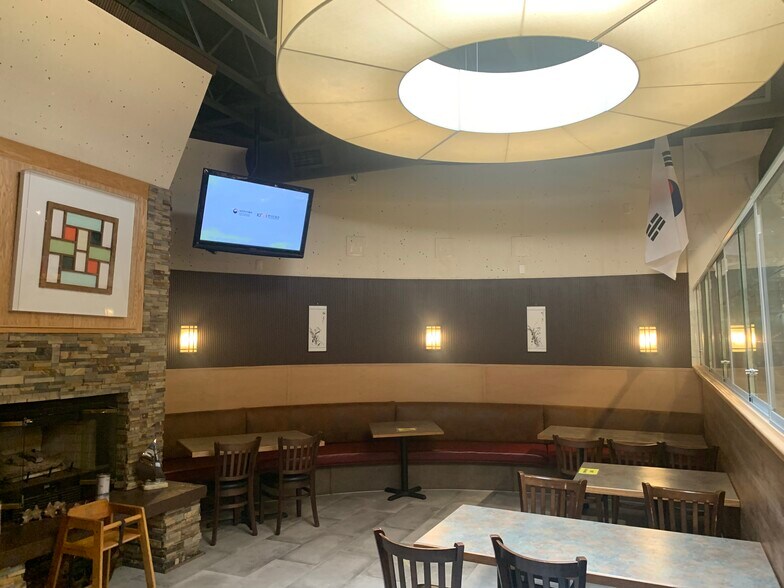 More Photos Of 165 E Boardwalk Dr, Fort Collins Restaurant For Sale