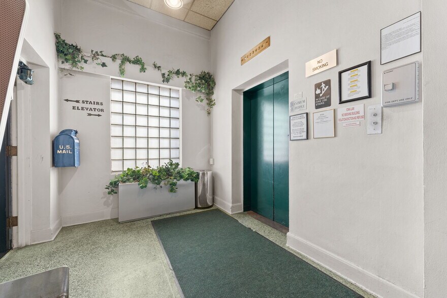 More Photos Of 36 W 4th St, Dubuque Hotel For Sale