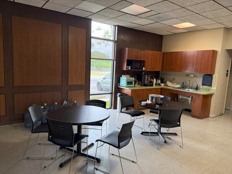 More Photos Of 600 Edwards Rd, Fort Pierce Warehouse For Sale