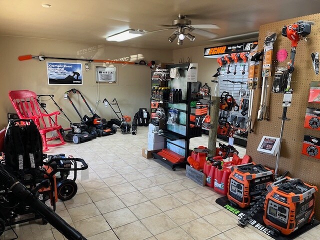 More Photos Of 707 E Milam St, Wharton Showroom For Sale
