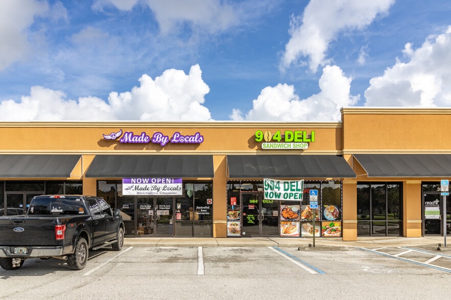 More Photos Of 5285 Shad Rd, Jacksonville Unknown For Lease