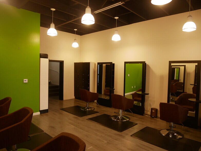 More Photos Of 434 E Main St, Ventura Storefront For Lease