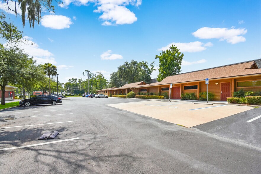 More Photos Of 953 Lane Ave S, Jacksonville Medical For Lease