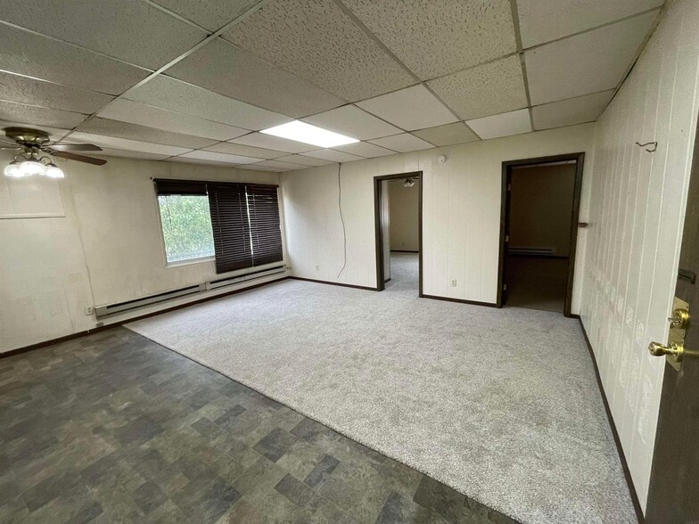 More Photos Of 1 S Frederick Ave, Oelwein Storefront Retail Residential For Sale