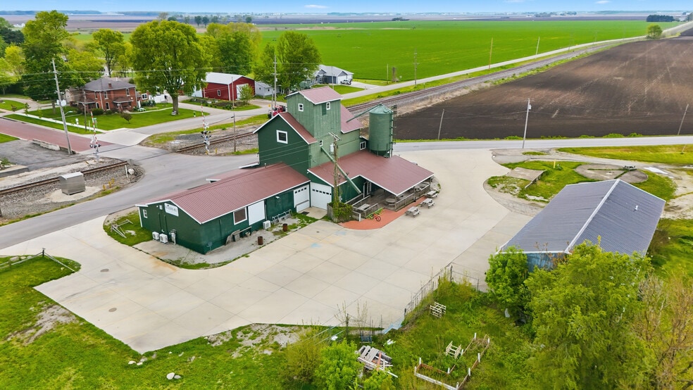 More Photos Of 100 S Old State Road 15, Leesburg Restaurant For Sale