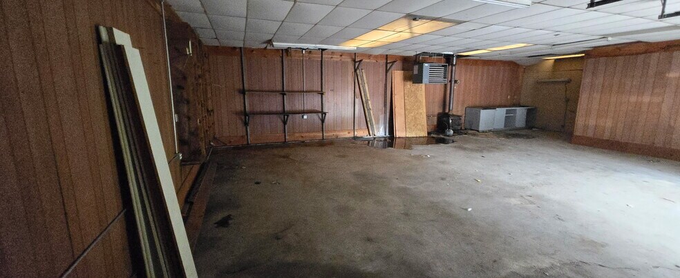 More Photos Of 35543 US-45, Lake Villa Flex For Sale