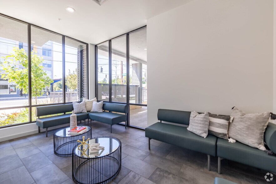 More Photos Of 5829 Madison Rd, Cincinnati Apartments For Lease