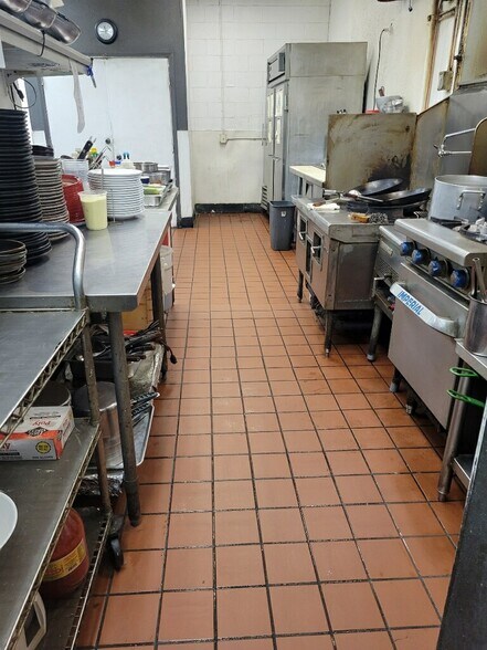 More Photos Of 4921-4945 W Craig Rd, Las Vegas General Retail For Lease