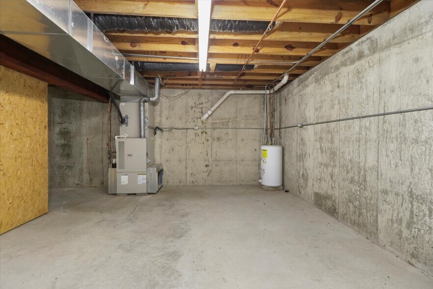 More Photos Of 1006 Nettleton Avenue Ave, Thayer Office For Sale