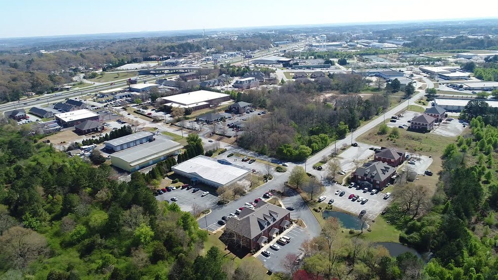 Primary Photo Of 997 Commerce Dr SW, Conyers Medical For Lease