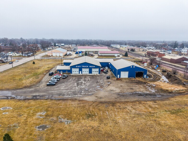 More Photos Of 501 11th St NE, Austin Carwash For Sale