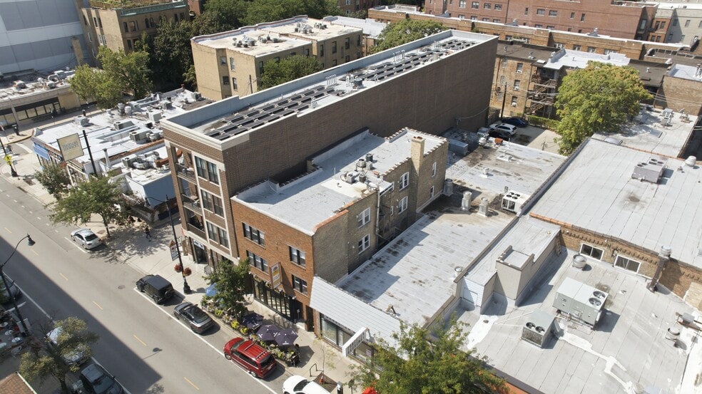 More Photos Of 3124 N Broadway, Chicago Storefront Retail Residential For Sale