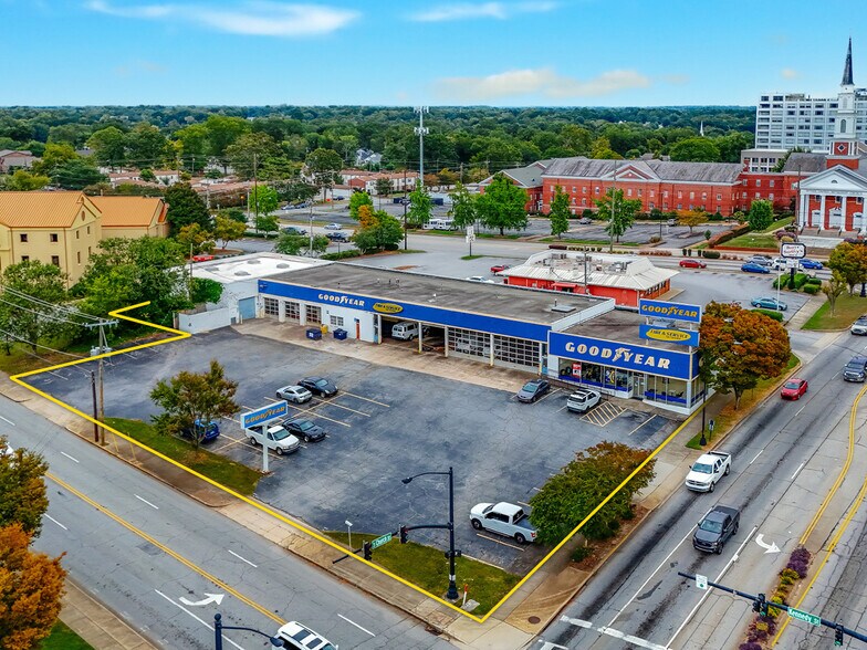 More Photos Of 100 E Kennedy St, Spartanburg Auto Repair For Sale
