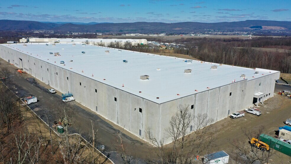 More Photos Of 4555 Oldfield Blvd, Pittston Industrial For Lease