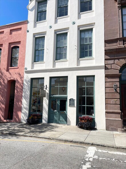 More Photos Of 111 E Bay St, Charleston Storefront Retail Office For Lease