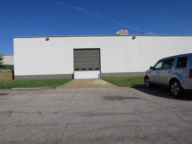 More Photos Of 3394 Winchester Rd, Memphis Warehouse For Sale