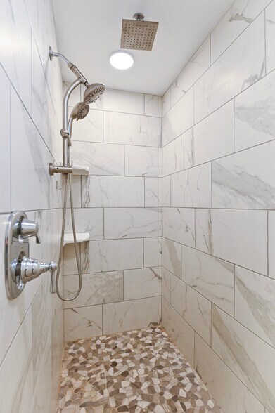 More Photos Of 5519 Northwest Radial Hwy, Omaha Medical For Sale
