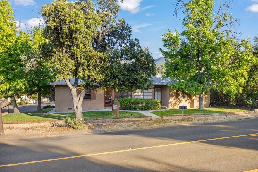 More Photos Of 305 W Ojai Ave, Ojai Office For Sale