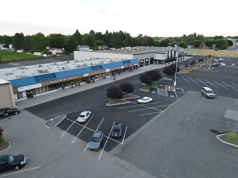 More Photos Of 3407 W Court St, Pasco General Retail For Sale