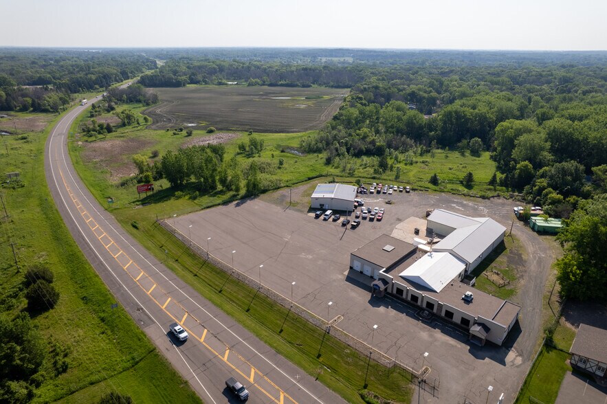 More Photos Of 6671 Lake Blvd, Wyoming Service For Lease