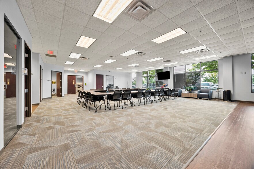 More Photos Of 4249 Easton Way, Columbus Office For Lease