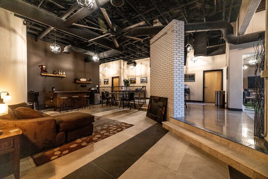 More Photos Of 2433-2439 E University Dr, Tempe Storefront Retail Office For Sale