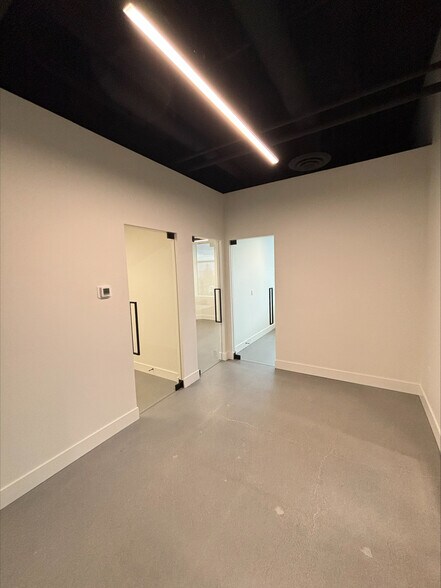 More Photos Of 2630 Croydon Dr, Surrey Medical For Sale