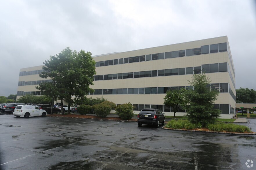 More Photos Of 165 Passaic Ave, Fairfield Office For Lease