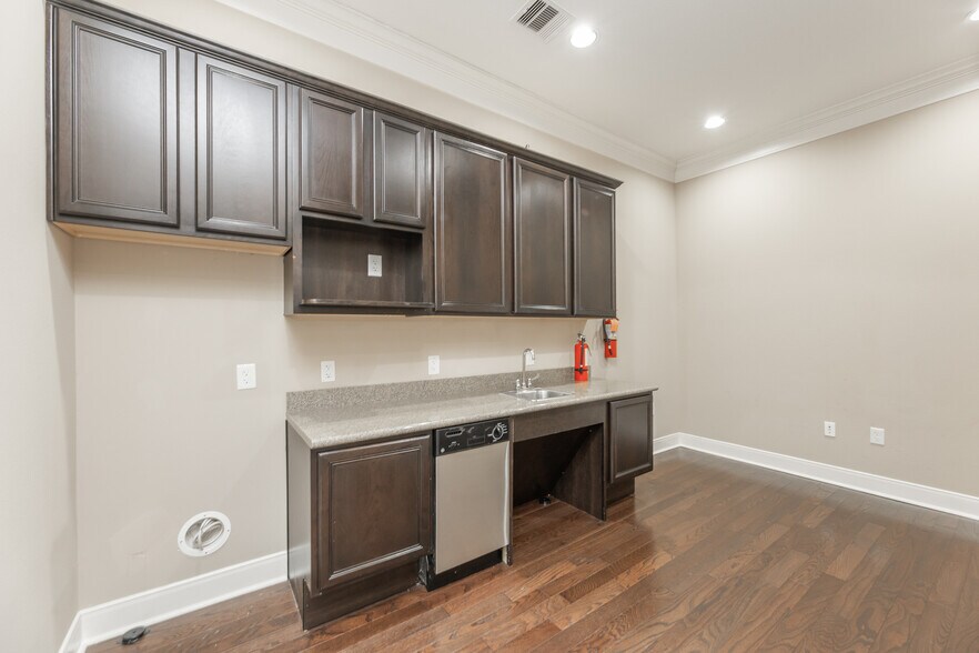 More Photos Of 4501 Cartwright Rd, Missouri City Unknown For Lease