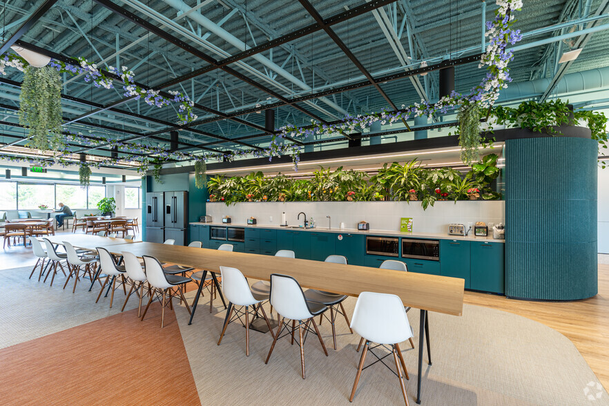 More Photos Of 1111 Old Eagle School Rd, Wayne Office For Lease