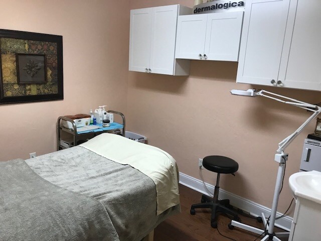 More Photos Of 3844-3848 Killearn Ct, Tallahassee Storefront Retail Office For Sale