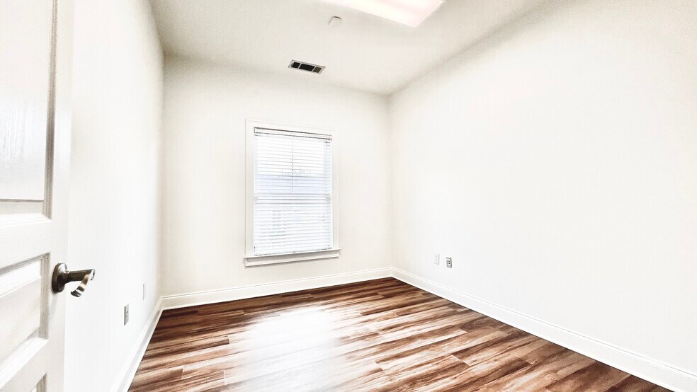More Photos Of 4080 McGinnis Ferry Rd, Alpharetta Office For Sale