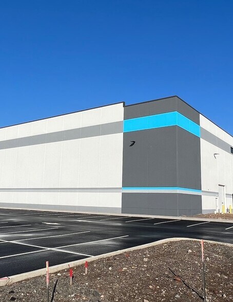 More Photos Of 110 Van Keuren Ave, Jersey City Unknown For Lease