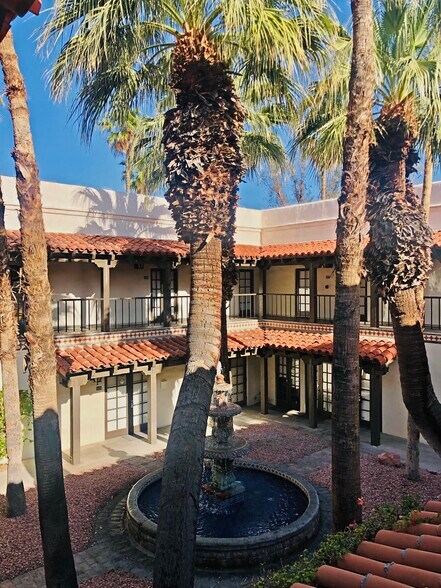 More Photos Of 1276 N Palm Canyon Dr, Palm Springs Medical For Lease