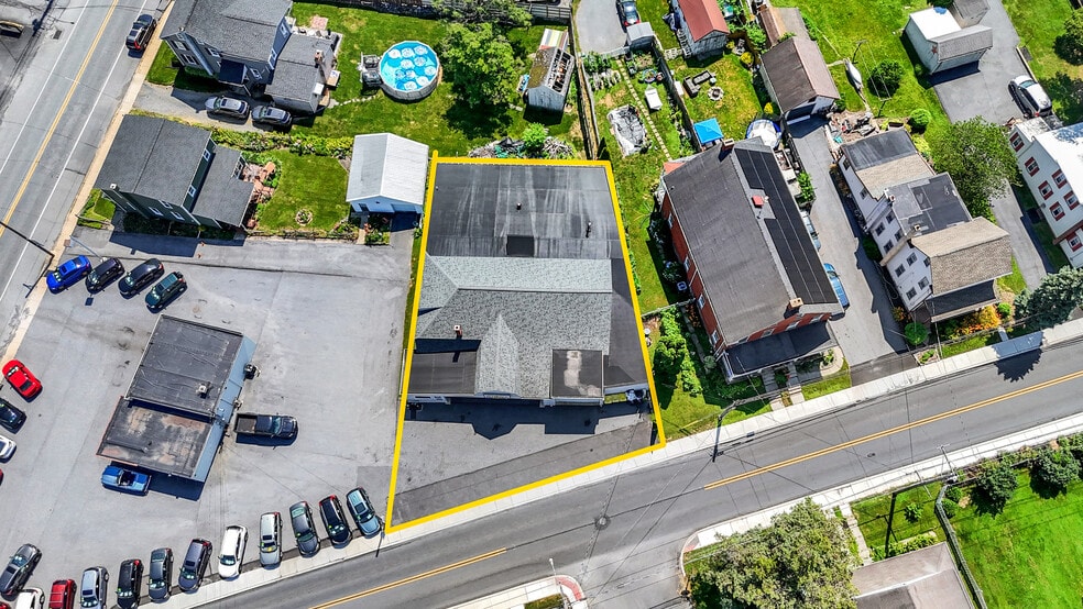 More Photos Of 121 Church St, Landisville Freestanding For Sale