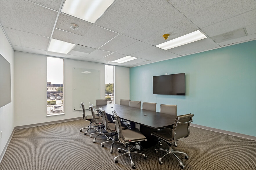 More Photos Of 1300 Bay Area Blvd, Houston Office For Lease