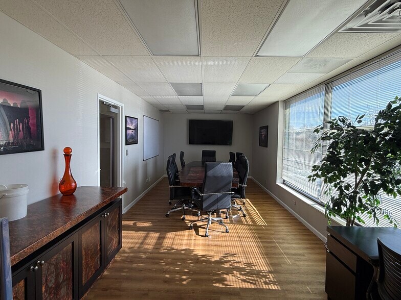 More Photos Of 3600 S Beeler St, Denver Office For Lease